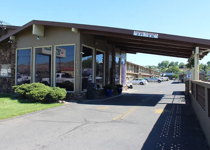 Resort: Cedars Inn Lewiston